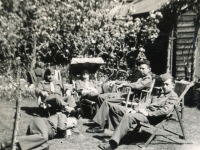 Woodford, Joe Samaha, Frank, Henry Becker and Dick Rhodus, in England, May, 1944. [Photo courtesy of Mike Getten, son of Jean Getten and nephew of Lynes Getten; both 634th TDBn soldiers] : Woodford, Joe Samaha, Frank, Henry Becker and Dick Rhodus, Company C, 634th Tank Destroyer Battallion, 20714436
