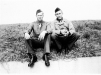 PFC Leon Gibson of Recon Co. (R) with unknown buddy.  [Photo courtesy of son Scott Gibson]